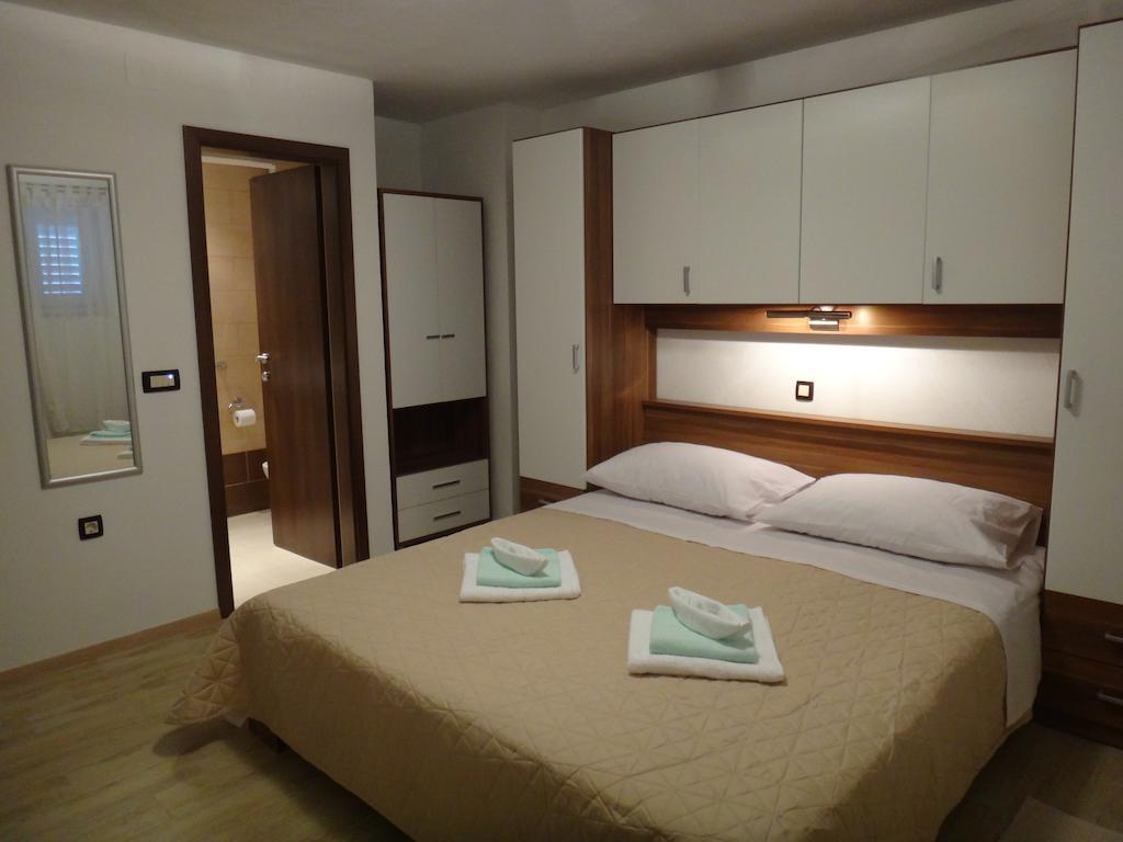 Apartments Selina Vinišće Habitación foto