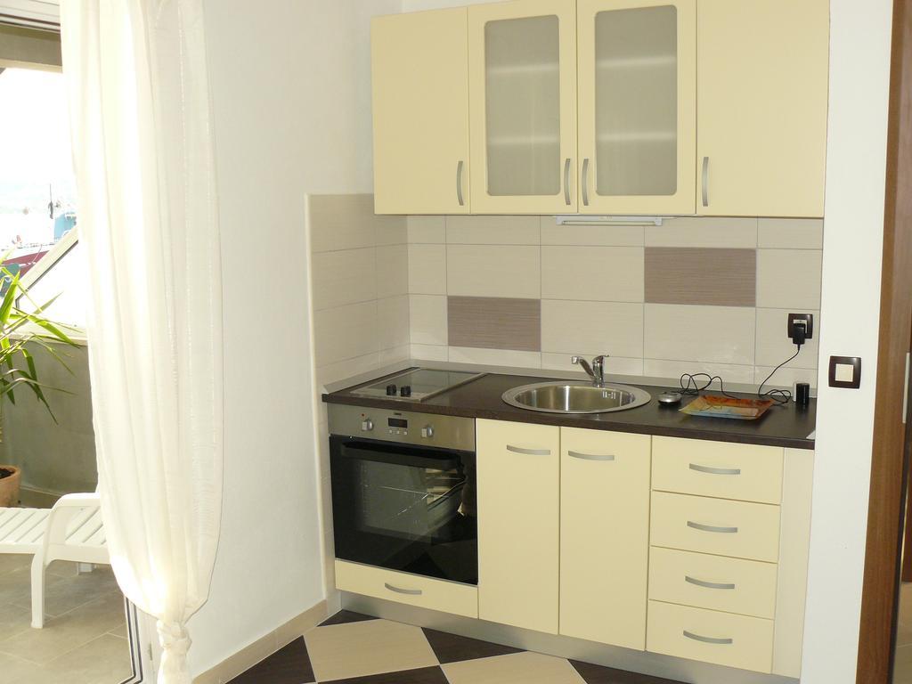 Apartments Selina Vinišće Habitación foto